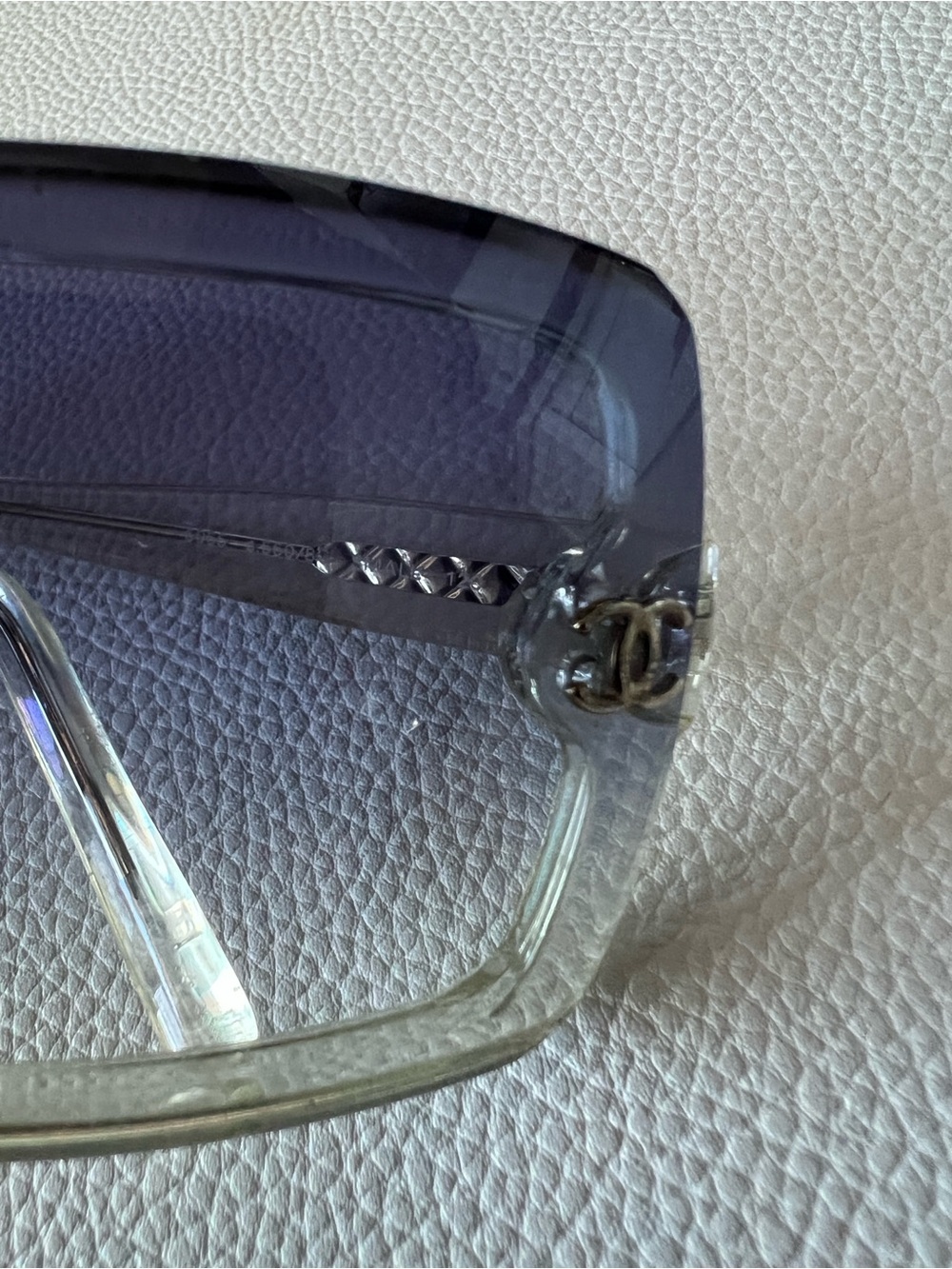 Authentic used Woman Chanel Sunglasse - Picture 2 of 11